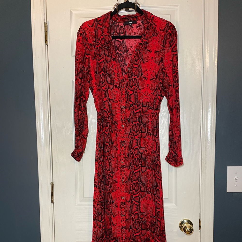 Animal print red maci dress - M